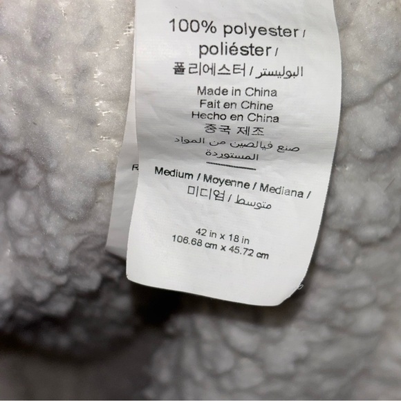 Pottery Barn Teddy Bear Robe Ivory Size M Cozy Fleece Robe - Picture 9 of 10